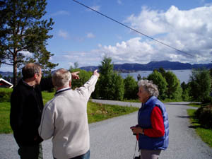 Morten, David and Wynne looking over Hemnefjod from Heim.